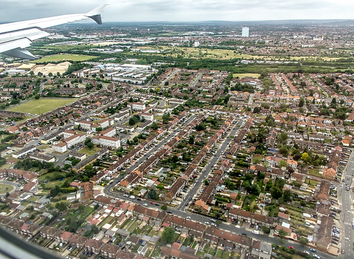 London Borough of Hounslow Airlinks Golf Course Southall Gasometer Luftbild aerial photo