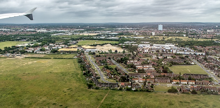 London Borough of Hounslow Airlinks Golf Course Southall Gasometer Luftbild aerial photo