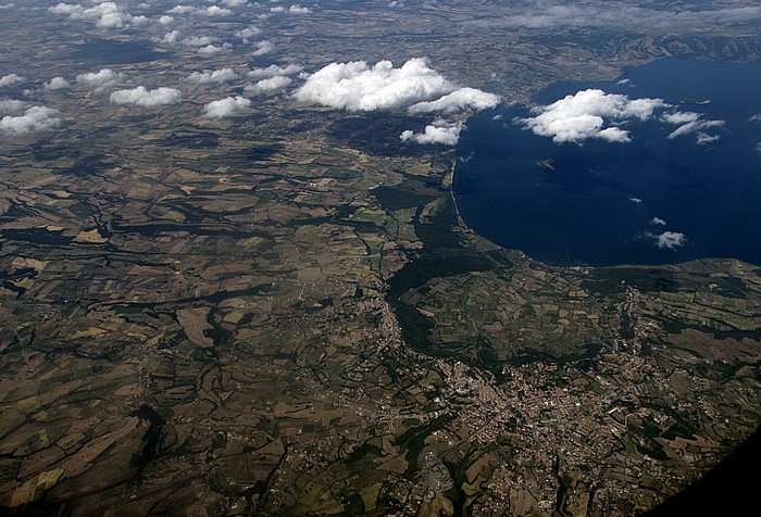 Latium - Bolsenasee (Lago di Bolsena) Luftbild aerial photo