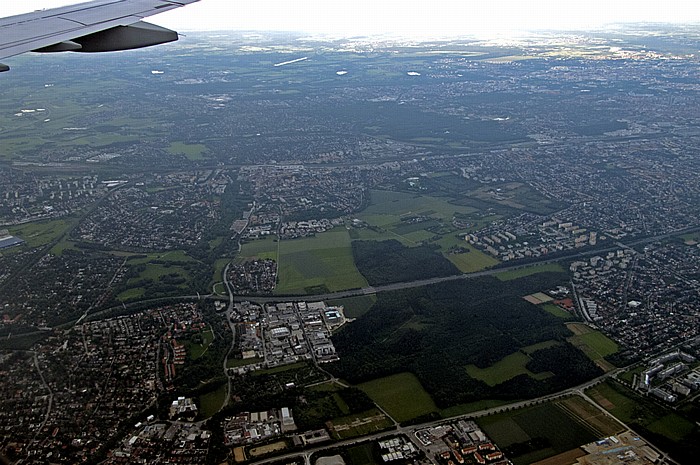 Bayern - Landkreis München: Gräfelfing (links unten) / München Luftbild aerial photo