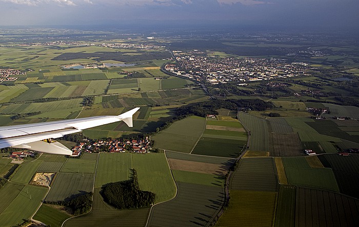 Bayern - Landkreis Freising (links) / Landkreis München: Hollerner See, Unterschleißheim Bundesautobahn A 92 Luftbild aerial photo