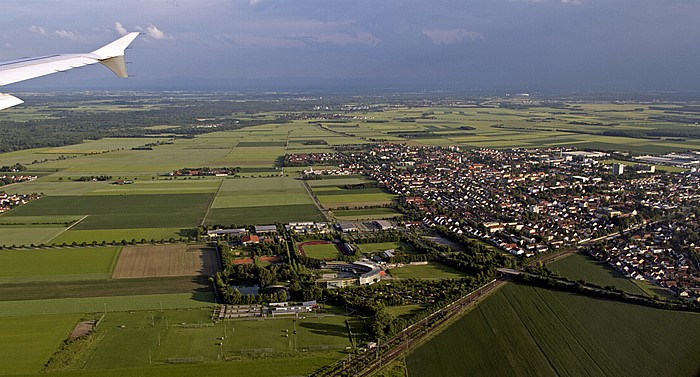 Bayern - Landkreis Freising: Neufahrn bei Freising Luftbild aerial photo