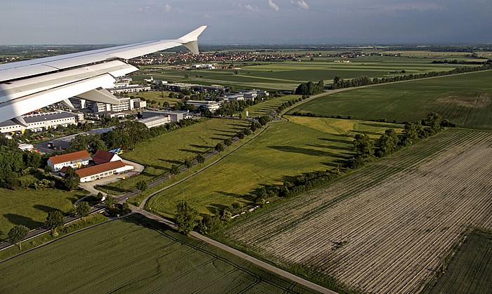 Bayern - Landkreis Freising: Hallbergmoos Luftbild aerial photo