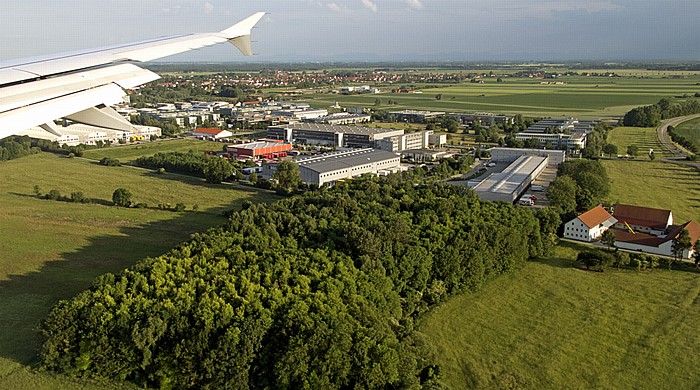 Bayern - Landkreis Freising: Hallbergmoos Luftbild aerial photo