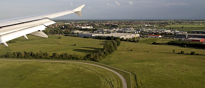 Bayern - Landkreis Freising: Hallbergmoos Luftbild aerial photo