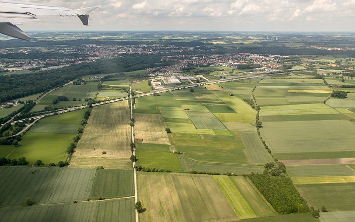 Bayern - Landkreis Freising: Freising Anschlussstelle Freising-Mitte Bundesautobahn A 92 Kraftwerk Zolling Luftbild aerial photo