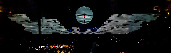 Berlin O2 World: Roger Waters - The Wall Live - Goodbye Blue Sky