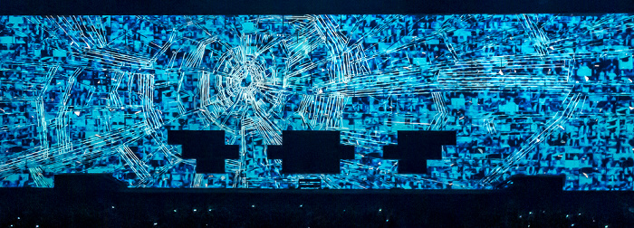 Berlin O2 World: Roger Waters - The Wall Live - Another Brick In The Wall Part 3 Uber Arena