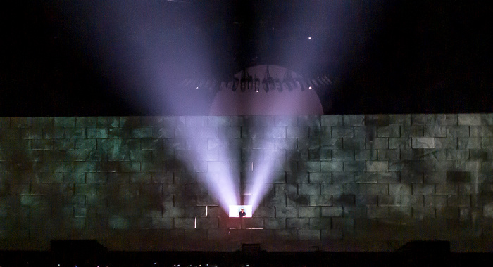 Berlin O2 World: Roger Waters - The Wall Live - Goodbye Cruel World