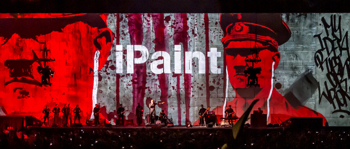 Berlin O2 World: Roger Waters - The Wall Live - Run Like Hell Uber Arena