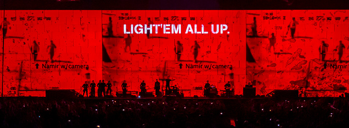 Berlin O2 World: Roger Waters - The Wall Live - Run Like Hell Uber Arena