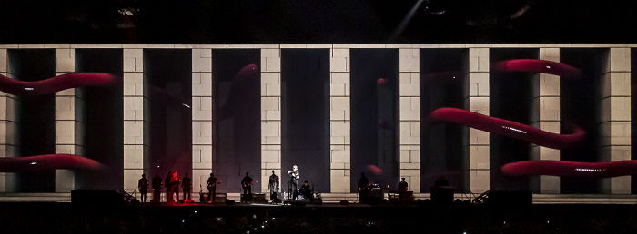 Berlin O2 World: Roger Waters - The Wall Live - Waiting For The Worms Uber Arena