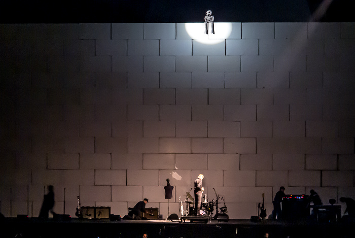 Berlin O2 World: Roger Waters - The Wall Live - Stop