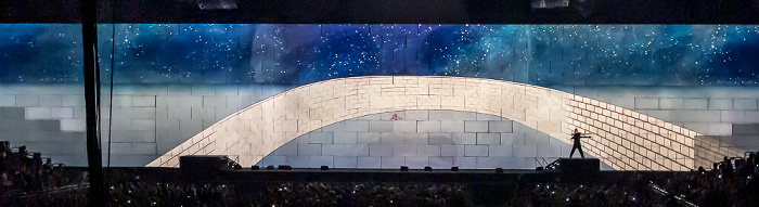 Berlin O2 World: Roger Waters - The Wall Live - The Trial Uber Arena