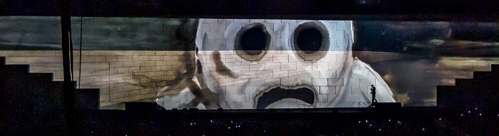 Berlin O2 World: Roger Waters - The Wall Live - The Trial Uber Arena
