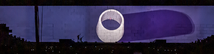 Berlin O2 World: Roger Waters - The Wall Live - The Trial Uber Arena