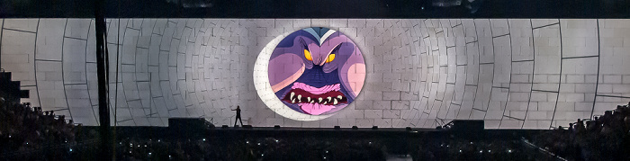 Berlin O2 World: Roger Waters - The Wall Live - The Trial Uber Arena