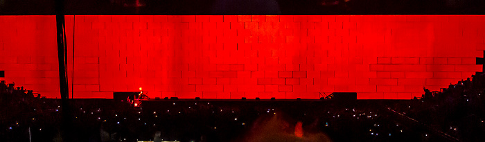 Berlin O2 World: Roger Waters - The Wall Live - The Trial Uber Arena