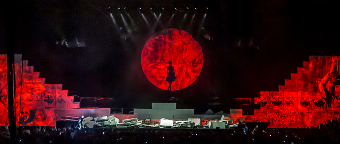 Berlin O2 World: Roger Waters - The Wall Live - Outside The Wall  Uber Arena