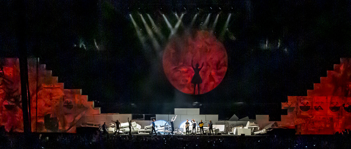 Berlin O2 World: Roger Waters - The Wall Live - Outside The Wall  Uber Arena