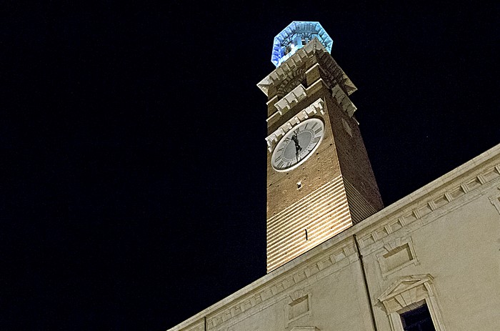 Centro Storico (Altstadt): Torre dei Lamberti Verona