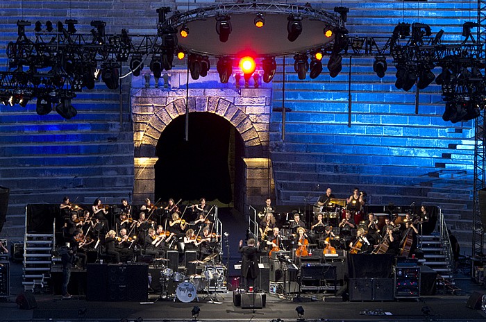 Arena: Deep Purple (mit German Neue Philarmonic Orchestra) Verona German Neue Philarmonic Orchestra unter Leitung von Steven Bentley