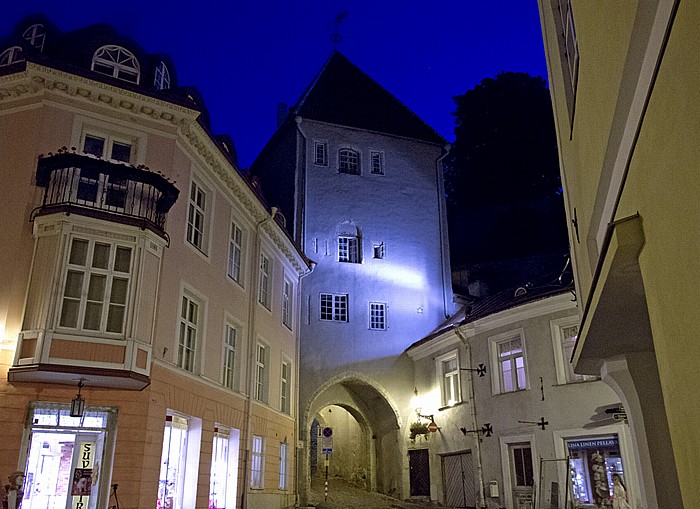 Tallinn Altstadt: Unterstadt - Langer Domberg (Pikk Jalg), Tor am Langen Domberg