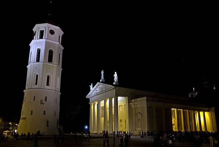 Altstadt: Glockenturm und Kathedrale St. Stanislaus (Vilniusser Kathedrale St. Stanislaus und St. Ladislaus) Kathedralenplatz
