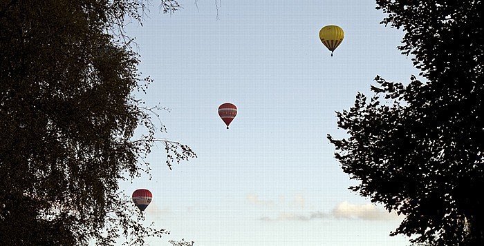 Vilnius Sereikiskes Park: Heißluftballone über der Altstadt