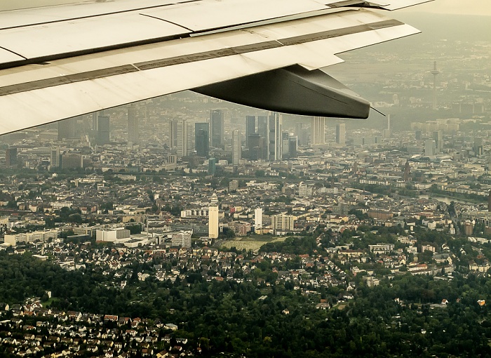 Frankfurter Bankenviertel / Sachsenhausen mit dem Henninger-Turm Frankfurt am Main