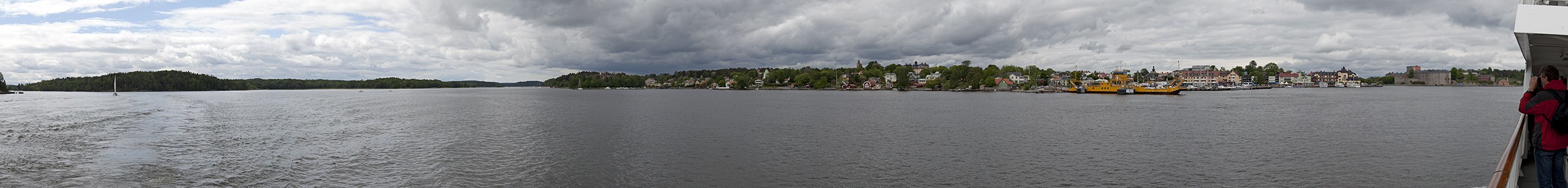 Fähre Stockholm - Vaxholm: Ostsee / Schärengarten Kastell