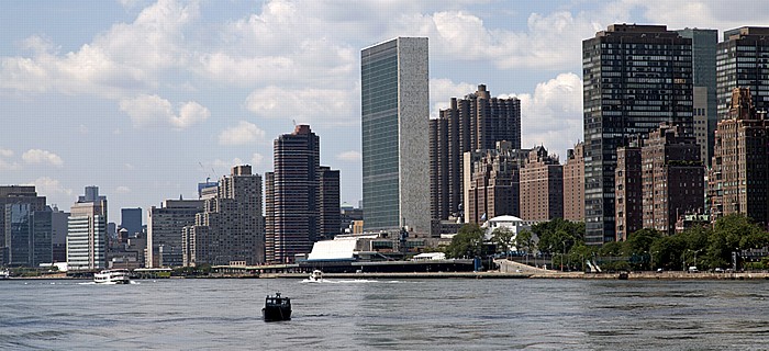 Blick von Roosevelt Island: Turtle Bay (Midtown Manhattan) mit dem UN-Hauptquartier New York City