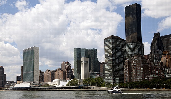Blick von Roosevelt Island: Turtle Bay (Midtown Manhattan) und East River New York City