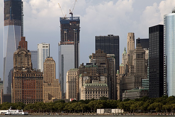 Blick von der Staten Island Ferry: Lower Manhattan - Financial District und Battery Park New York City