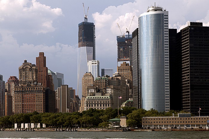 Blick von der Staten Island Ferry: Lower Manhattan - Financial District und Battery Park New York City