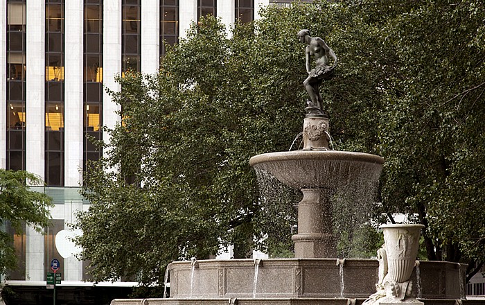New York City Grand Army Plaza: Pulitzer Memorial Fountain