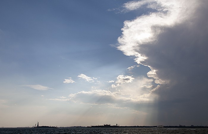 New York City Blick vom Battery Park: Upper Bay Ellis Island Freiheitsstatue Liberty Island