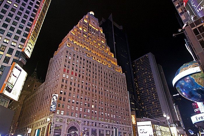 New York City Manhattan Midtown: Times Square - 1501 Broadway (Paramount Building)