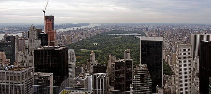 Blick vom GE Building (Rockefeller Center) Top Of The Rock: Manhattan mit Central Park New York City