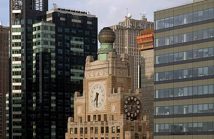 Blick aus dem Hilton Times Square: Manhattan Midtown - 1501 Broadway (Paramount Building) New York City