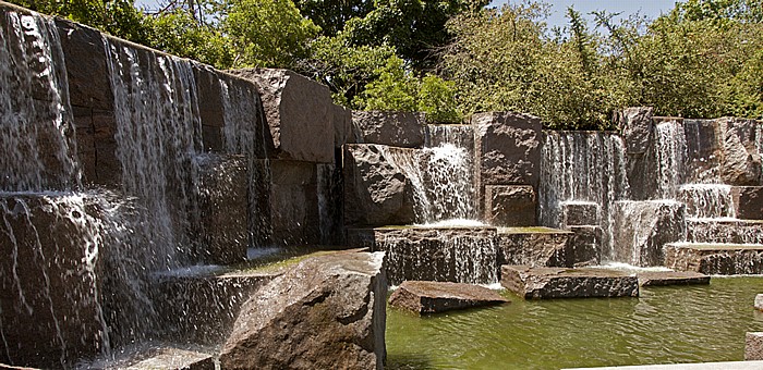 Washington, D.C. West Potomac Park: Franklin Delano Roosevelt Memorial