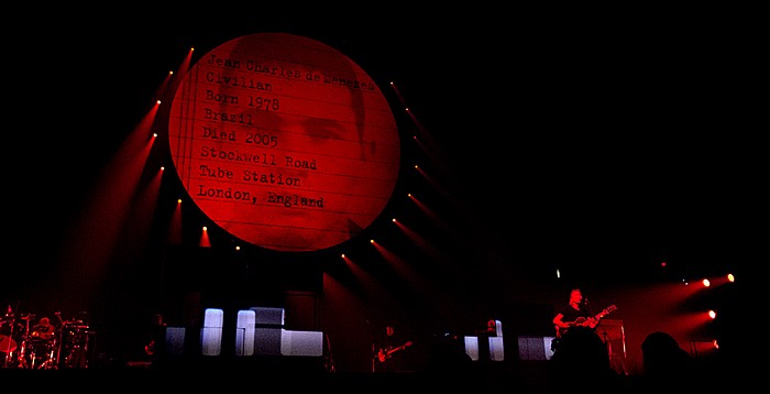 Hartford XL Center: Roger Waters - The Wall Live - Another Brick In The Wall Part 2 Reprise