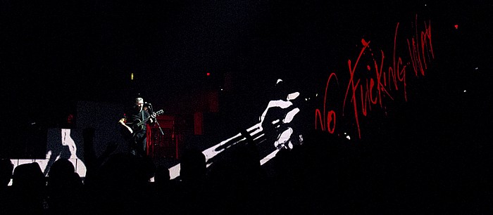 Hartford XL Center: Roger Waters - The Wall Live - Mother