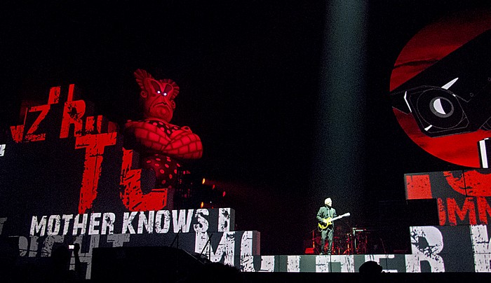 Hartford XL Center: Roger Waters - The Wall Live - Mother
