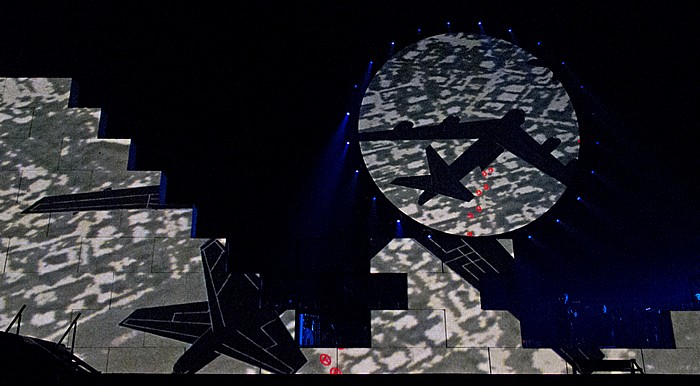 Hartford XL Center: Roger Waters - The Wall Live - Goodbye Blue Sky