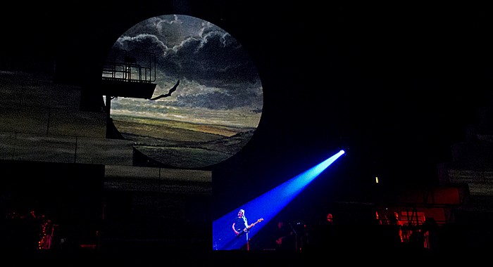 Hartford XL Center: Roger Waters - The Wall Live - Empty Spaces
