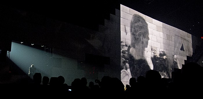 Hartford XL Center: Roger Waters - The Wall Live - Young Lust