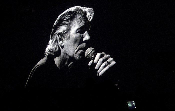 Hartford XL Center: Roger Waters - The Wall Live - One of My Turns
