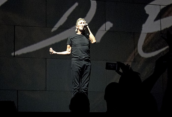 Hartford XL Center: Roger Waters - The Wall Live - Bring The Boys Back Home