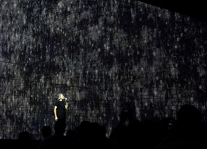 Hartford XL Center: Roger Waters - The Wall Live - Comfortably Numb